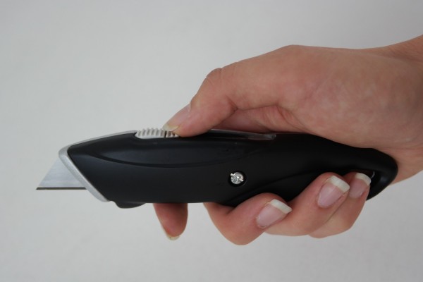 Universal-Cuttermesser für schwere Schneidarbeiten