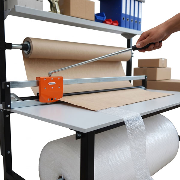Packtisch mit Abroll- und Schneidsystem für die Versandabteilung
